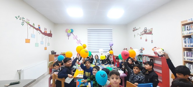 بازی و شادی کودکان در بخش کودک